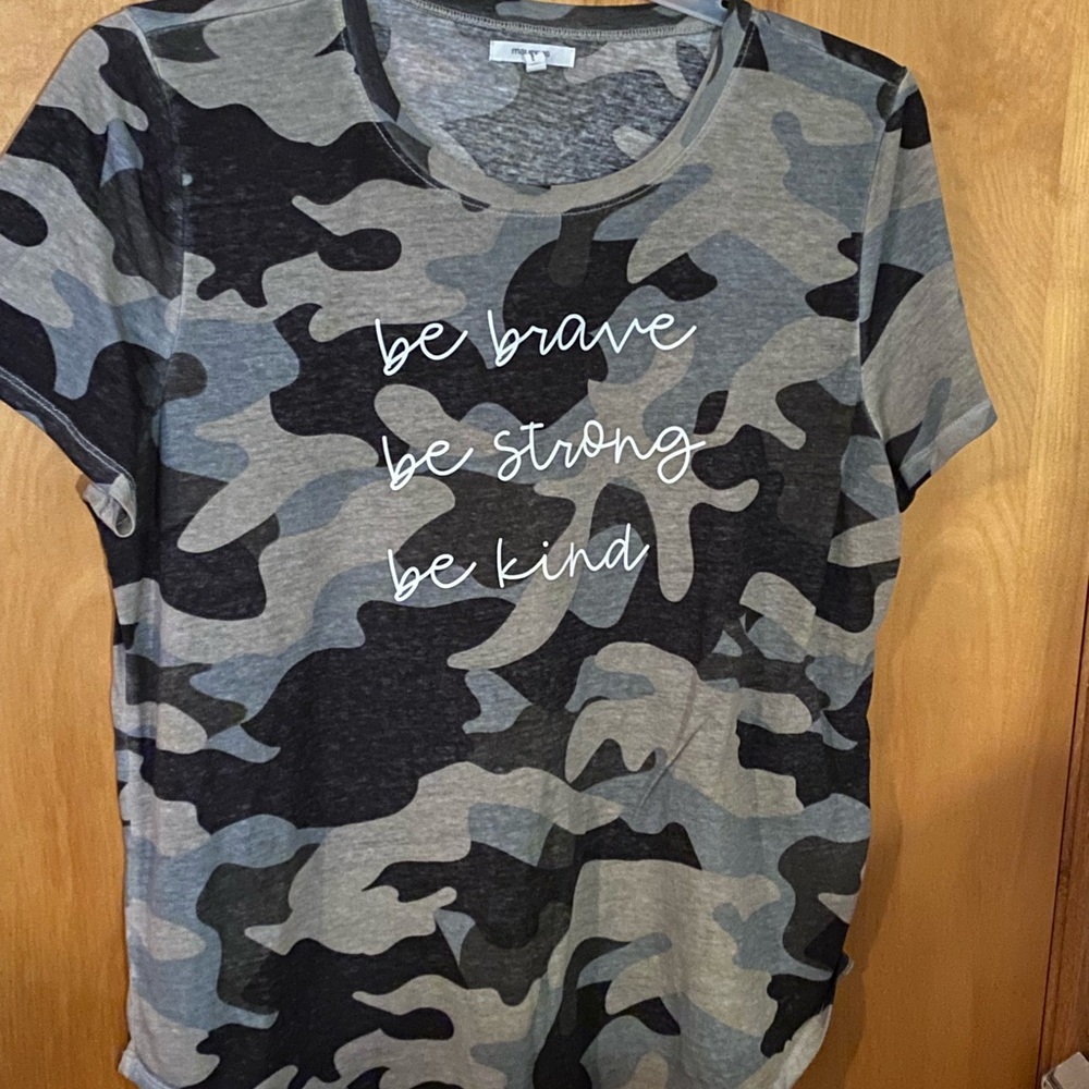 Maurices Graphic T-Shirt XL